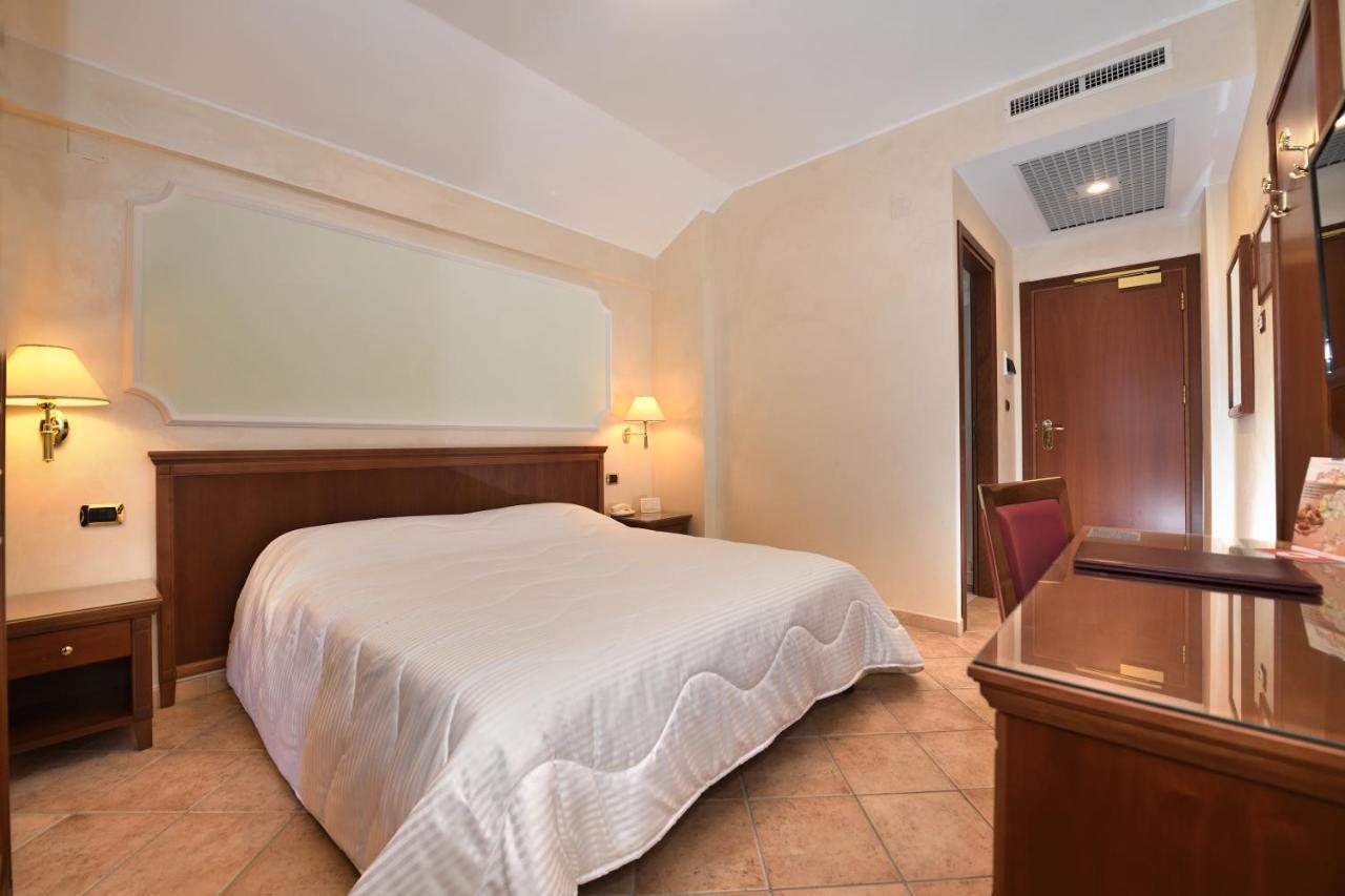 Hotel Ristorante Rossemi Σαν Τζιοβάνι Ροτόντο Εξωτερικό φωτογραφία