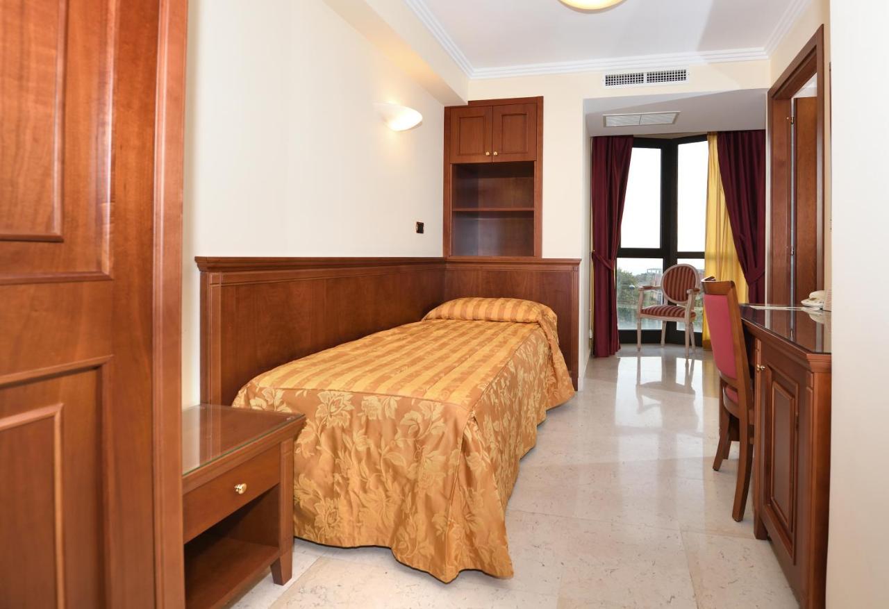 Hotel Ristorante Rossemi Σαν Τζιοβάνι Ροτόντο Εξωτερικό φωτογραφία