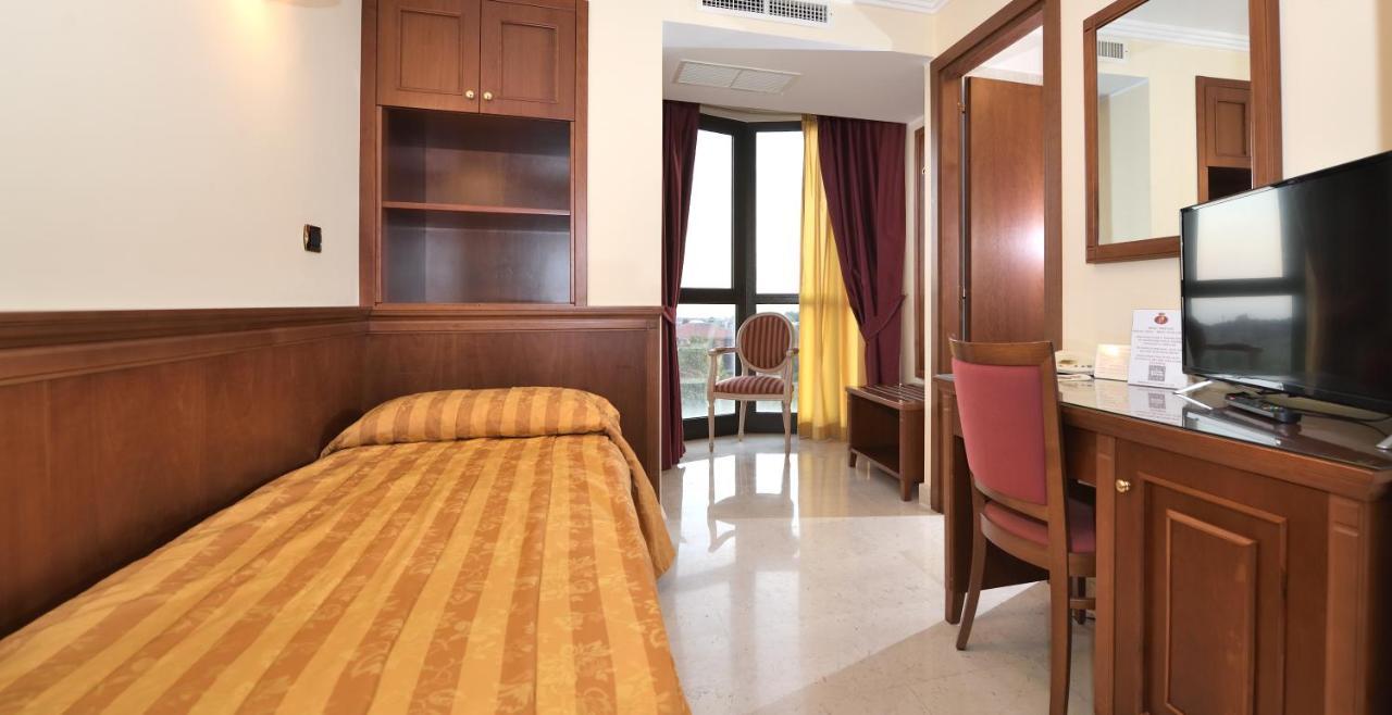 Hotel Ristorante Rossemi Σαν Τζιοβάνι Ροτόντο Εξωτερικό φωτογραφία