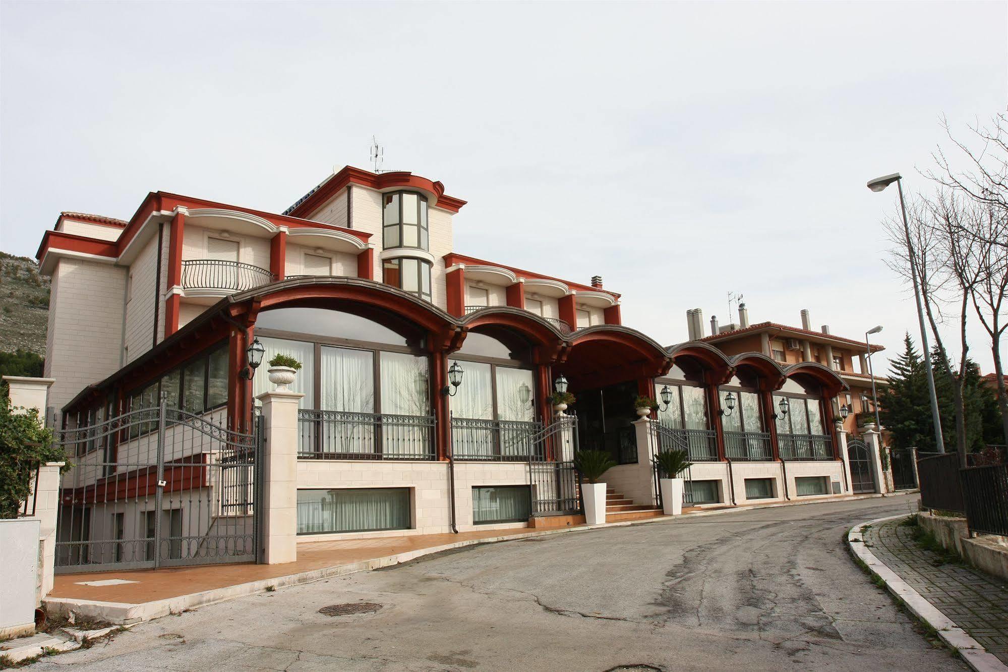 Hotel Ristorante Rossemi Σαν Τζιοβάνι Ροτόντο Εξωτερικό φωτογραφία