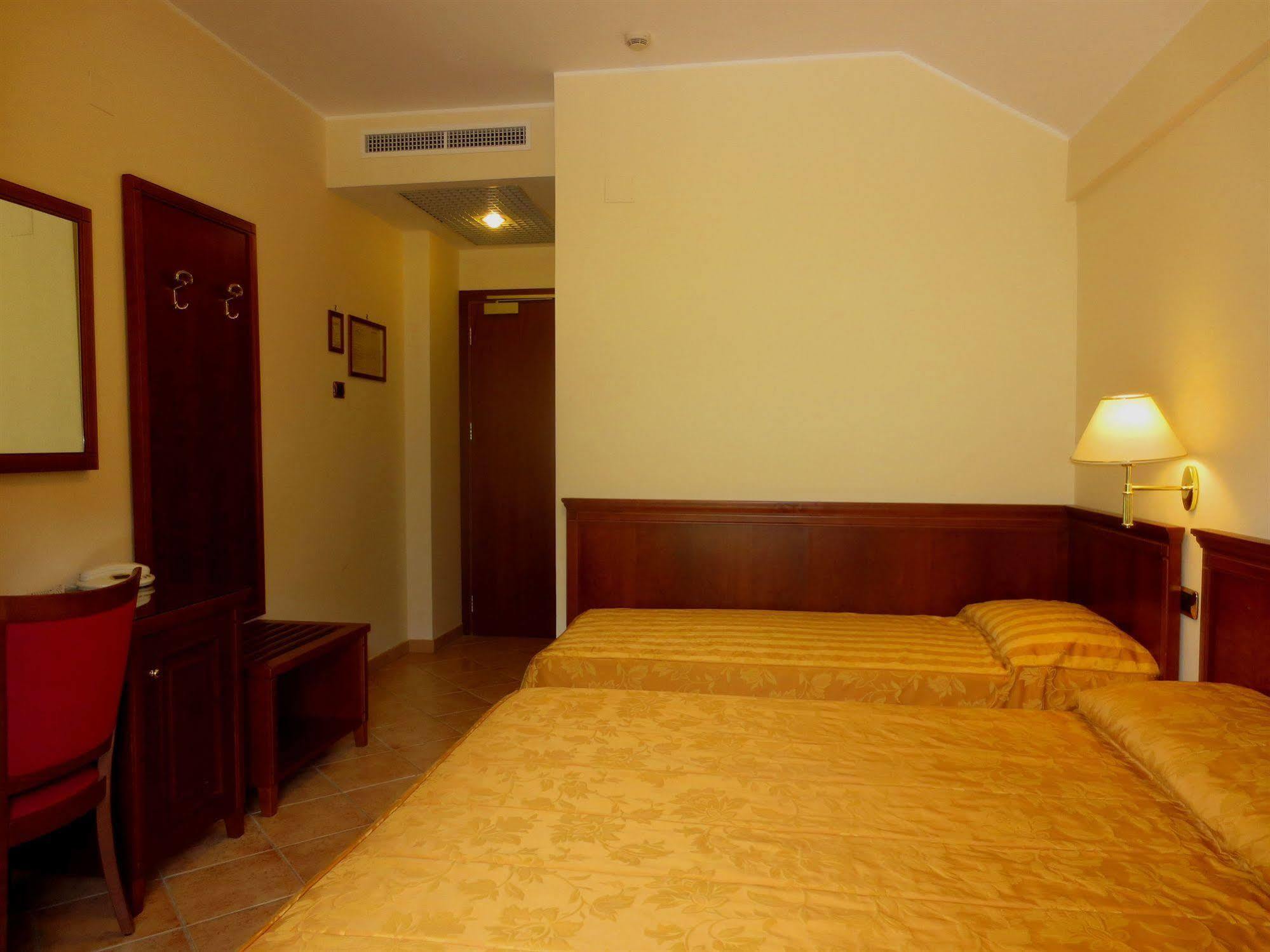Hotel Ristorante Rossemi Σαν Τζιοβάνι Ροτόντο Εξωτερικό φωτογραφία